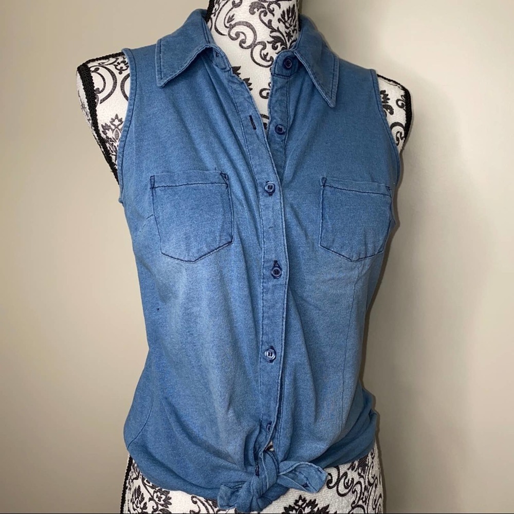 Merona Denim Blue Button Down Collared Sleeveless Top Blouse * medium M